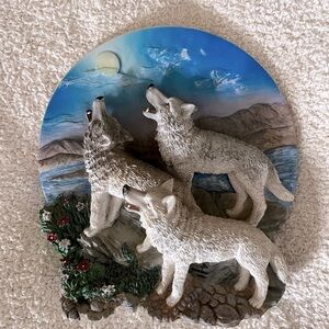 Vintage Wolf Howling & Family 3D Plate Heavy Stand
